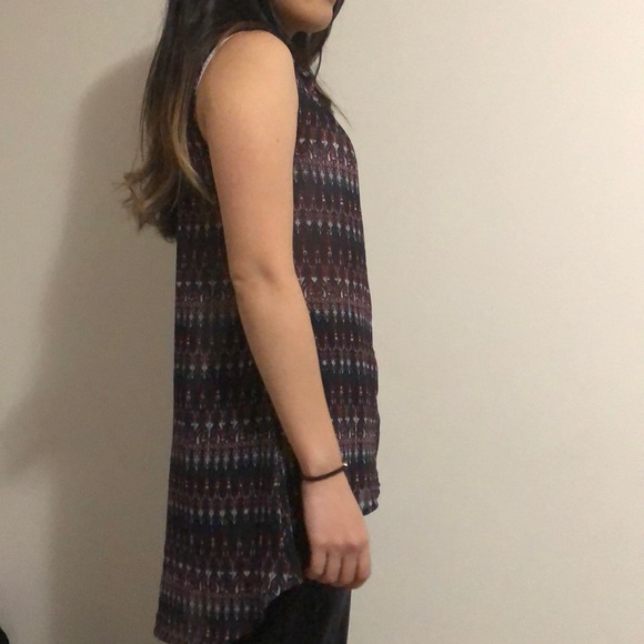 H&M button down sleeveless collared hi-lo - Picture 2 of 3